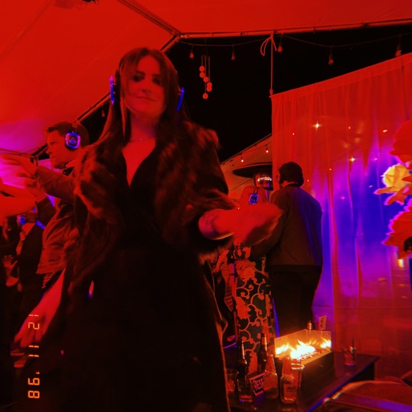 Meet your Posher, Mads - Picture 1 of 1